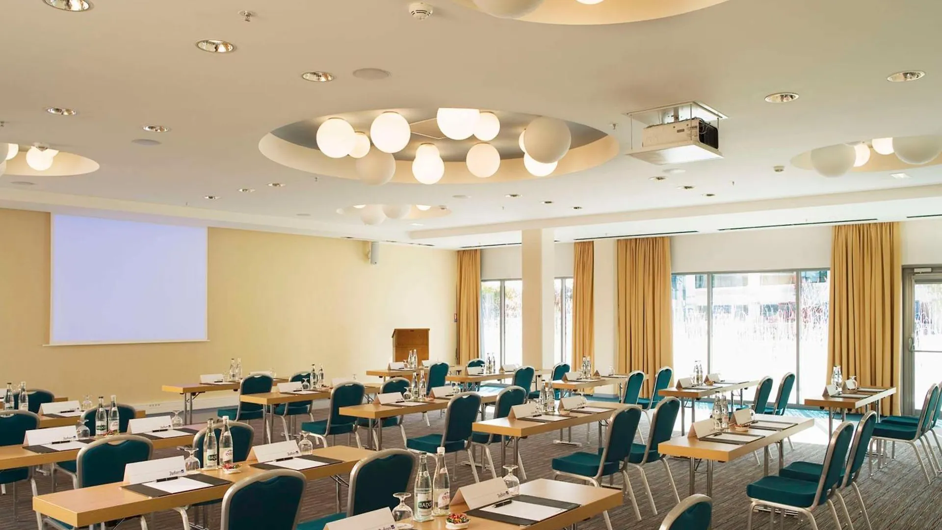 Radisson Blu Hotel Toulouse Airport Blagnac 4*,  Francie